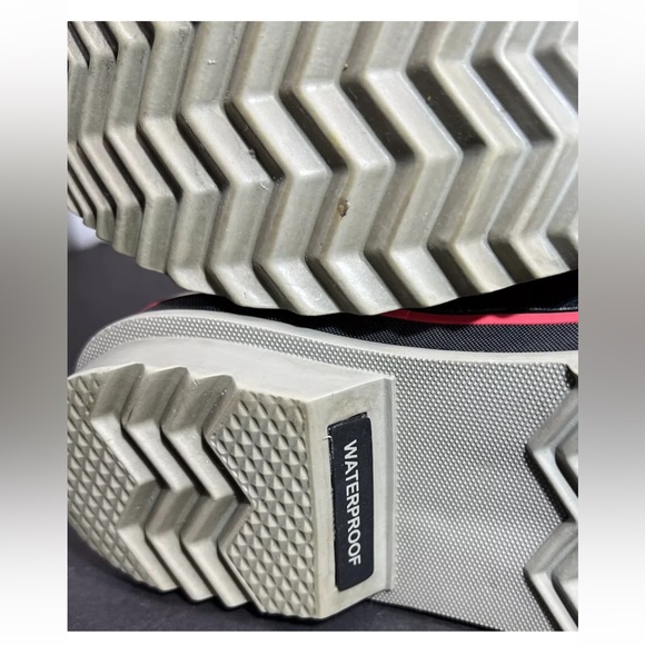 Sorel Womens Tofino Winter Boot Tall Black/Red NL2191-010 Size 8 12” Superb! - Picture 9 of 10